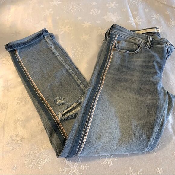 Pilcro Slim Boyfriend Denim Jeans Distressed Stretch Sz 25 Gorgeous - Picture 2 of 7